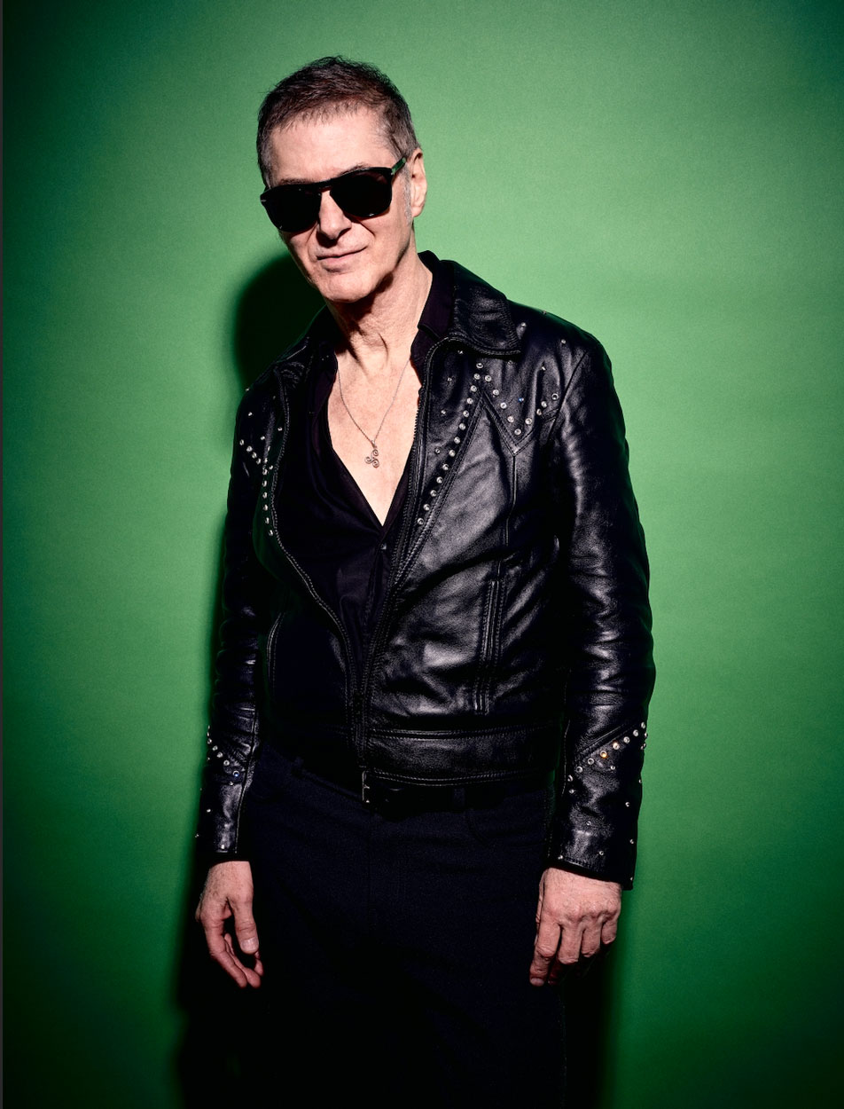 2024, Etienne Daho Show en backstagePhotographie de Sven De Almeida